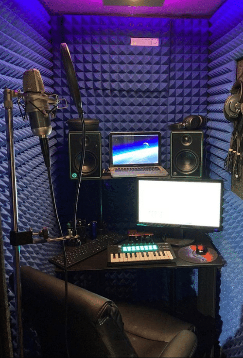 Home studio in the MDL 4848 S